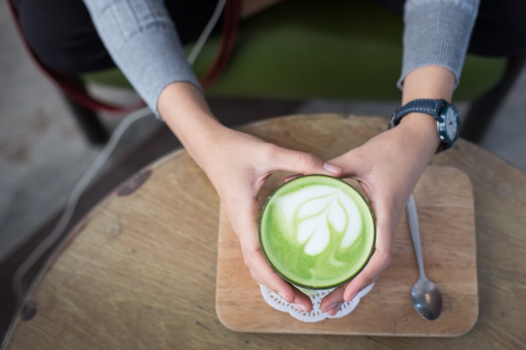 matcha latte, hot, matcha-2356763.jpg